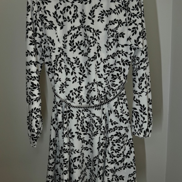 NWT - Floral Dress Black and White Indulge Ruffled Smocked Sundress XL With Belt - Picture 5 of 5